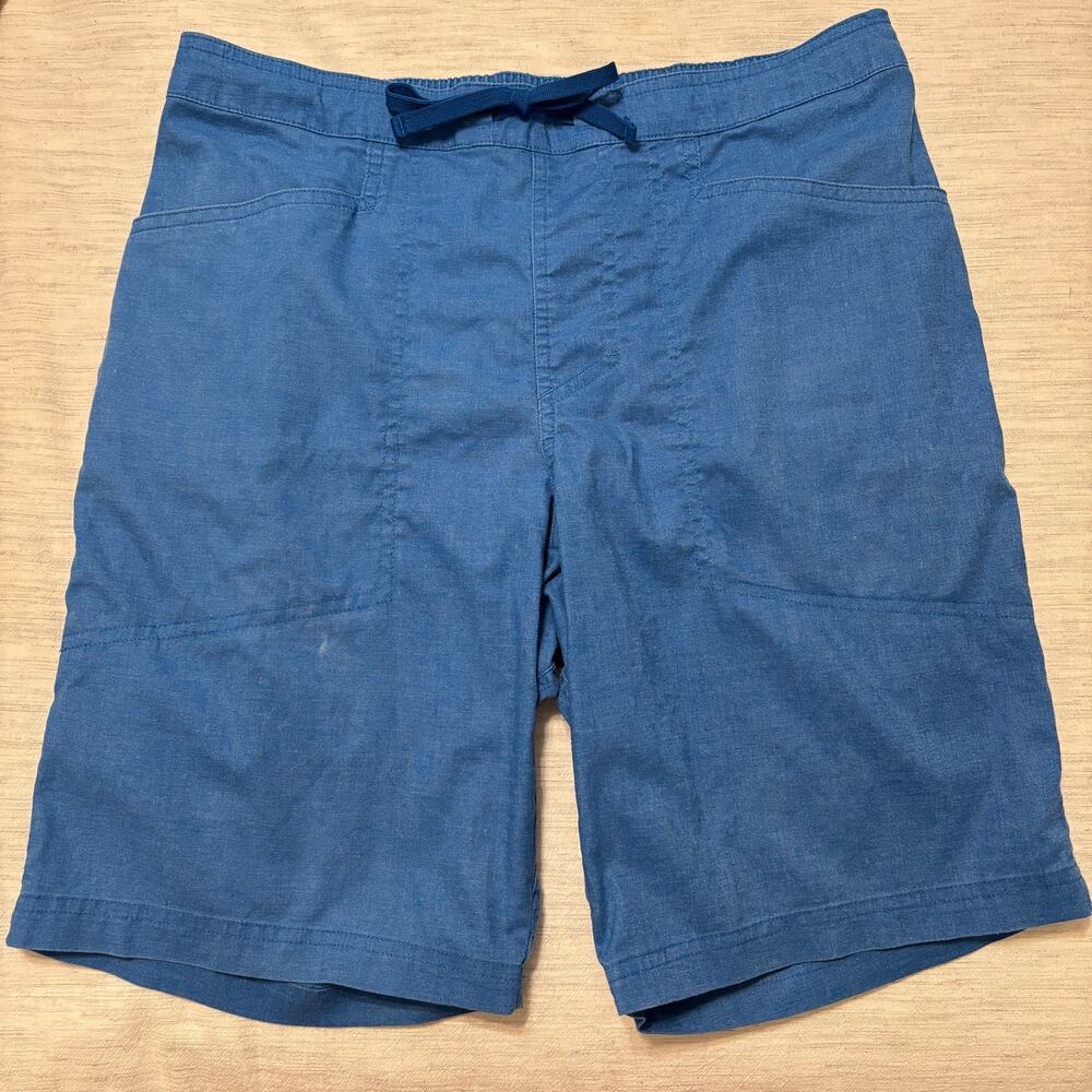 Patagonia Men’s blue light weight shorts size 32
